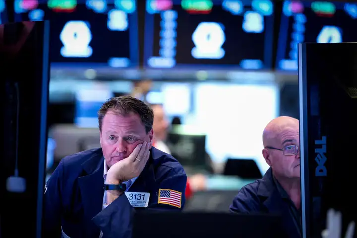 Deepening Tech Selloff Pushes Nasdaq Toward Its Worst Month in Over a Year